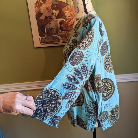 Hot Cotton by Marc Ware linen top - Picture 7 of 10